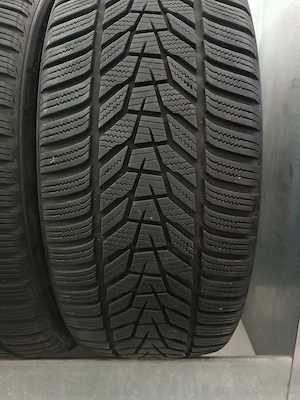 ANVELOPE 235/45/19 99V 235 45 19 HANKOOK CP N10841 M+S - imagine 2