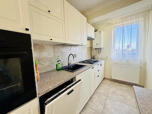 Apartament premium 3 camere poziționare excelentă Str Tineretului  - imagine 2