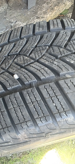 Vând anvelope iarna 225/50 R17 - imagine 3
