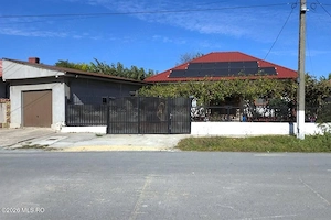 Castelu - Str. Florilor, casa din 2012, teren 737 mp si 106 mp utili
