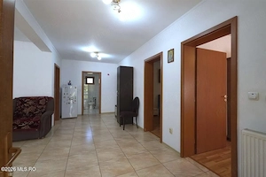 Castelu - Str. Florilor, casa din 2012, teren 737 mp si 106 mp utili - imagine 10