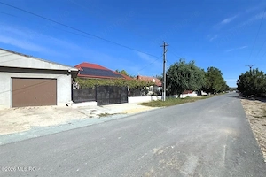 Castelu - Str. Florilor, casa din 2012, teren 737 mp si 106 mp utili - imagine 2