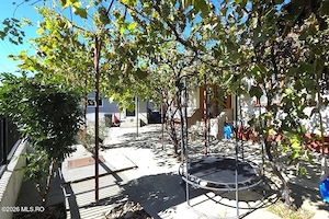 Castelu - Str. Florilor, casa din 2012, teren 737 mp si 106 mp utili - imagine 5