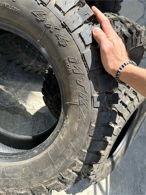 Vand Anvelope Offroad 265 65 R17, anvelope Toyota - imagine 3