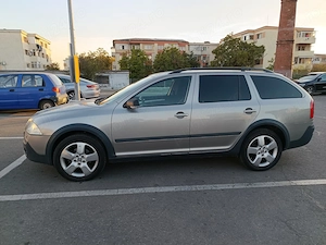 Skoda Octavia (2) Scout 2.0 TDI - imagine 3