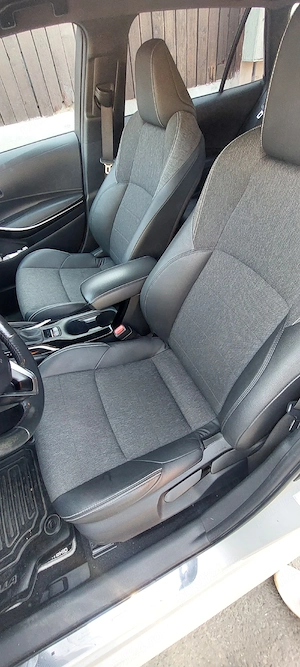 Toyota Corolla 1.8 hibrid 2022 - imagine 4