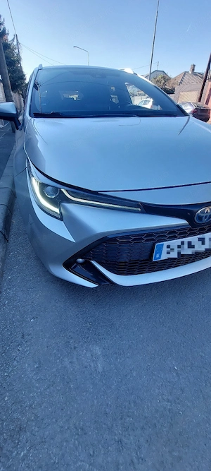 Toyota Corolla 1.8 hibrid 2022 - imagine 8