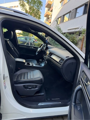 VW Touareg R-Line 3.0 TDI V6   4Motion   Suspensie Pneumatică   Full Option - imagine 9