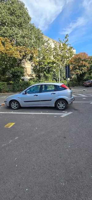 FORD Focus 1.6i - imagine 4