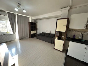 Proprietar inchiriez  apartament cu 2 camere , suprafata 50 mp  militari Residence centrala termica