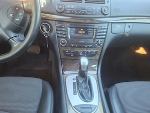 Mercedes E200 2.0 benzină 2007 cutie automată euro 4  - imagine 5