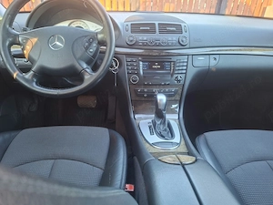 Mercedes E200 2.0 benzină 2007 cutie automată euro 4  - imagine 4
