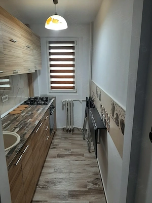 închiriez apartament cu doua camere La - imagine 3