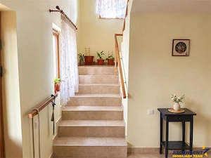 Casa individuala Sanpetru, 198 mp, teren 650 mp, 5 camere, 4 bai, garaj si foisor - imagine 5