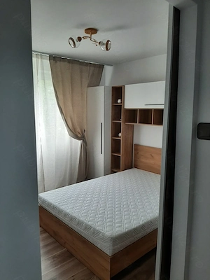 închiriez apartament cu doua camere La - imagine 5