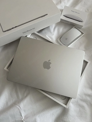 Apple MacBook Air 13    Silver   impecabil, aproape nefolosit