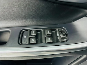 Volvo XC60 - imagine 11