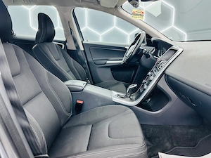 Volvo XC60 - imagine 17