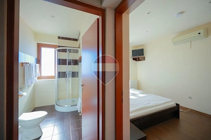 Pensiune cu restaurant, piscină, teren de 4.433 mp - Hidișelul de Sus - imagine 12