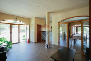 Pensiune cu restaurant, piscină, teren de 4.433 mp - Hidișelul de Sus - imagine 13