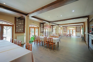 Pensiune cu restaurant, piscină, teren de 4.433 mp - Hidișelul de Sus - imagine 19