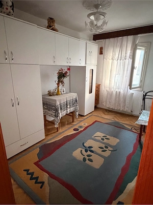 Apartament cu 3 camere zona 2 Stejari - imagine 2