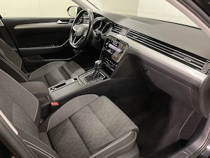 Volkswagen Passat - imagine 9