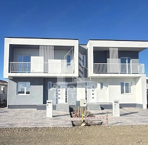 Duplex în Remetea Mare,zonă rezidențială ,poziționat pe colț .