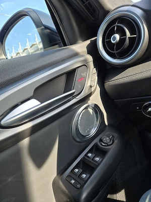 Alfa Romeo Tonale 1.3T PHEV Q4 280 CP AT6 Veloce - imagine 8