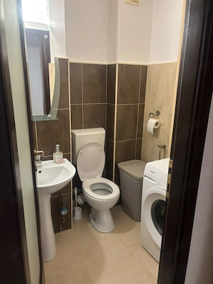 Proprietar inchiriez Apartament 2 cam decomandat - imagine 4