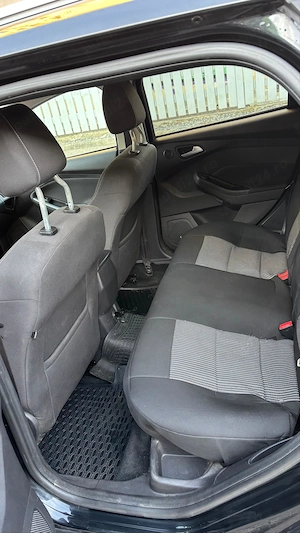 Vând Ford Focus Combi Titanium, Negru, motor de 140 CP - imagine 6