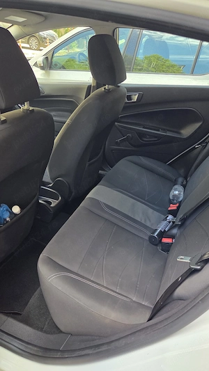 Vând Ford Fiesta, an fabricație 2013, motor 1.5 TDCi diesel (1.499 cm ), cutie manuală, culoare albă - imagine 6