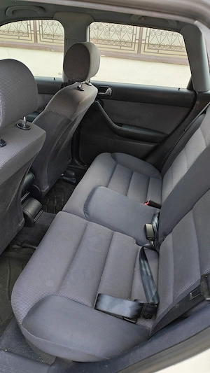 Audi A3 1.8i cutie automată - imagine 8