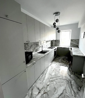 central inPLOIESTI ofer in chirie un apartament cu 2 camere