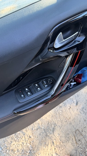 PEUGEOT 2008 1.2 PURETECH 130 CP   2019   79.000 KM  - imagine 6