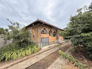 Casă veche, două corpuri, 85mp, teren 1.308 mp, zona Preajba