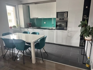 Apartament 3 camere, 71 mp, strada privata cu bariera,zona Teilor