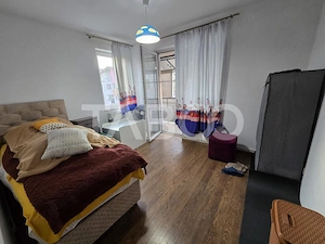 Apartament 3 camere decomandat mobilat balcon parcare Turnisor Sibiu - imagine 12