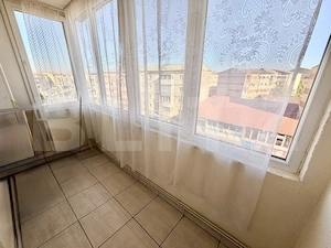 Apartament 3 camere,2 bai,parcare si beci,zona Cetate-piata - imagine 6