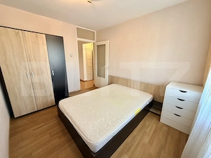Apartament 3 camere,2 bai,parcare si beci,zona Cetate-piata - imagine 4