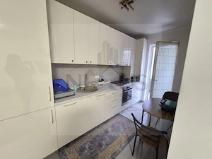 Apartament 3 camere| 10-12 min metrou| Parcare proprie+Boxă incluse - imagine 2