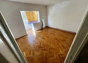 Apartament 2 Camere Decomandat 2 Băi Centrala Proprie Etaj 1 Zona Steaua Shopping City  - imagine 2