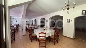 Pensiune de vanzare 36 camere restaurant terasa piscina in Rasinari - imagine 2