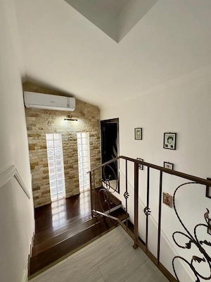 Casa cu garaj. BRAYTIM. Disponibila imediat, mobilata si utilata ! - imagine 11