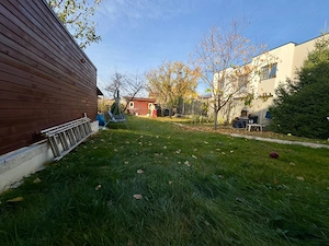 Casa cu garaj. BRAYTIM. Disponibila imediat, mobilata si utilata !