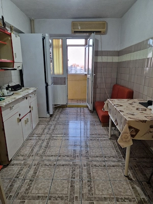 Ap. de închiriat Bdul. Bucuresti 2  cam. decomandat - imagine 3