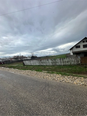 Teren intravilan de vanzare 2800mp - imagine 2