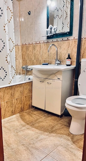 Apartament 3 camere 2 bai decomandat galata - imagine 3