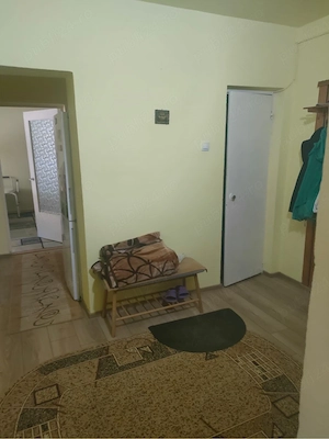 Apartament 3 camere, decomandat - imagine 2