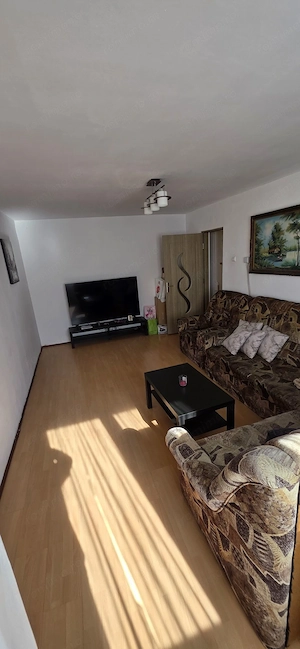 Vand apartament 2 camere - imagine 8